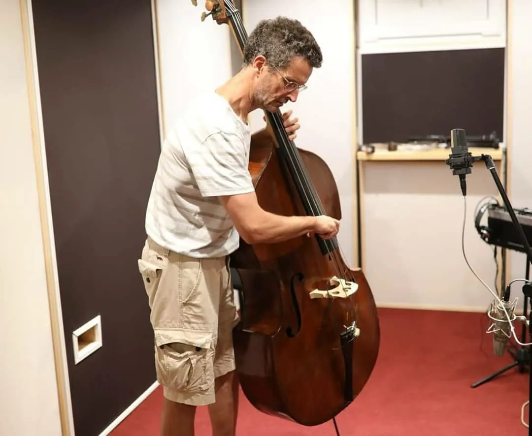 Double bass session in the recording room